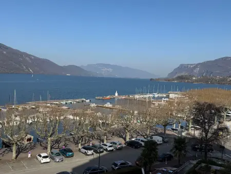 Type 2 Bis rénové vue lac, terrasse, parking à Aix-les-Bains : photo 16