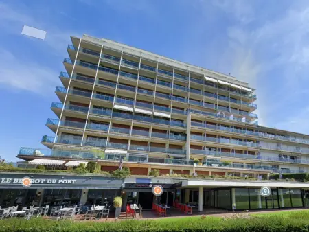 Type 2 Bis rénové vue lac, terrasse, parking à Aix-les-Bains : photo 19