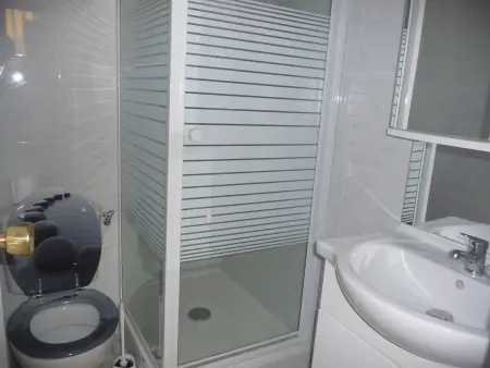 Appartement climatisé près de la plage - 6 pers. : photo 7