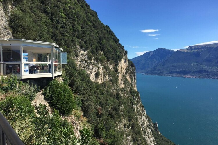 Maison vue lac de Garde à 400m d'altitude - Photo 27