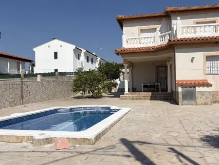 Location gite à mont roig del camp, Villa proche des criques - 8 pers.