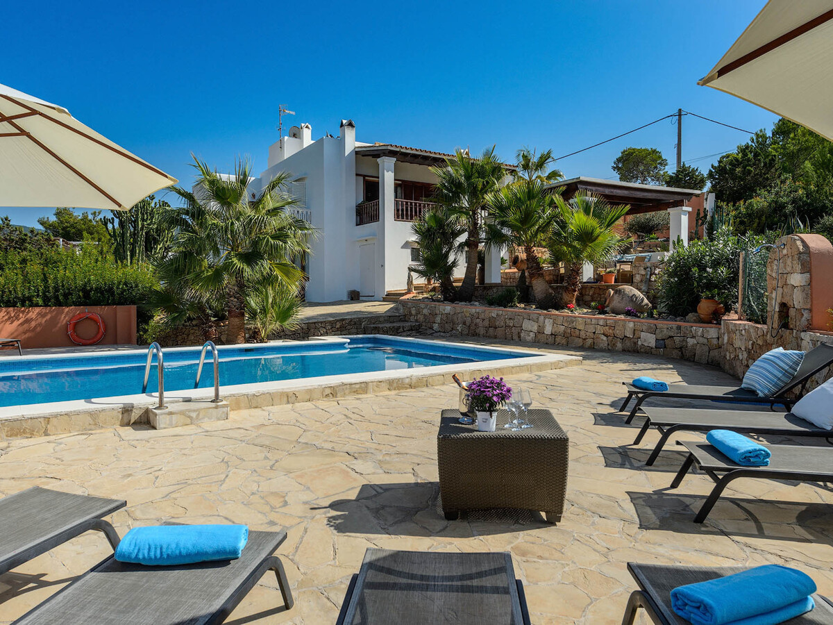 Villa ibizienne Cala Vadella, piscine et vue mer - Photo 7