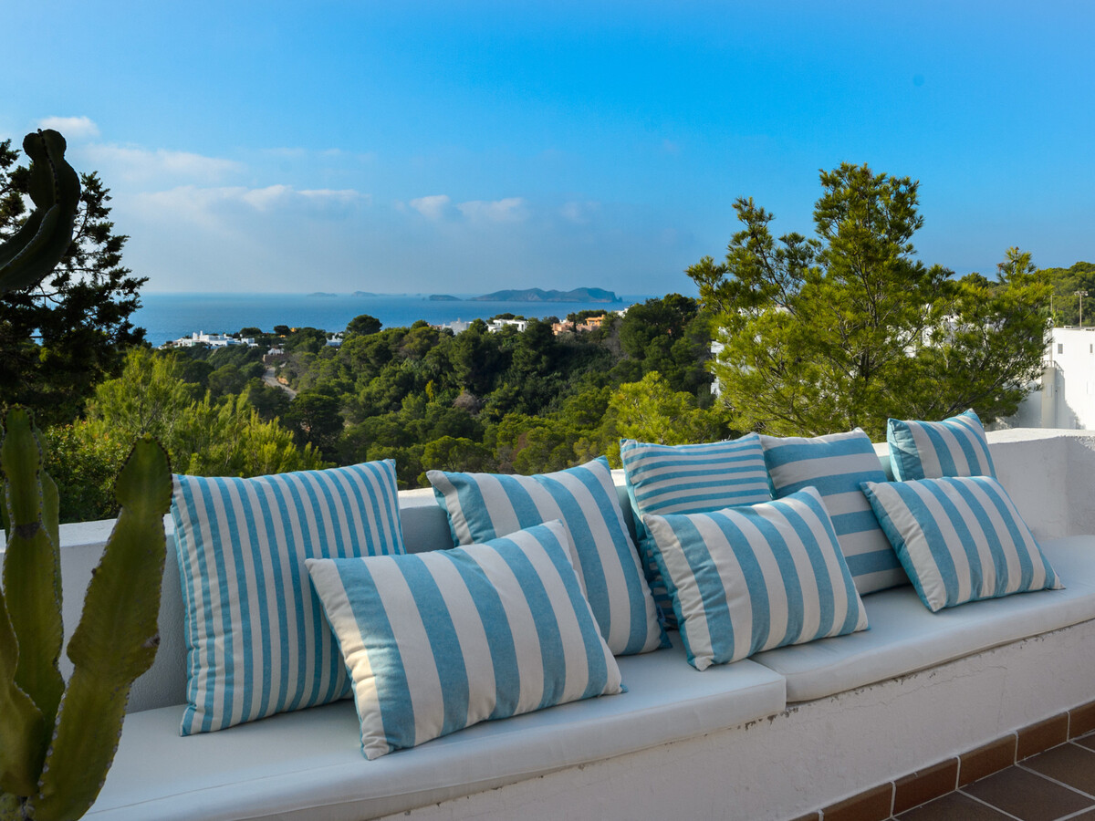 Villa ibizienne Cala Vadella, piscine et vue mer - Photo 18