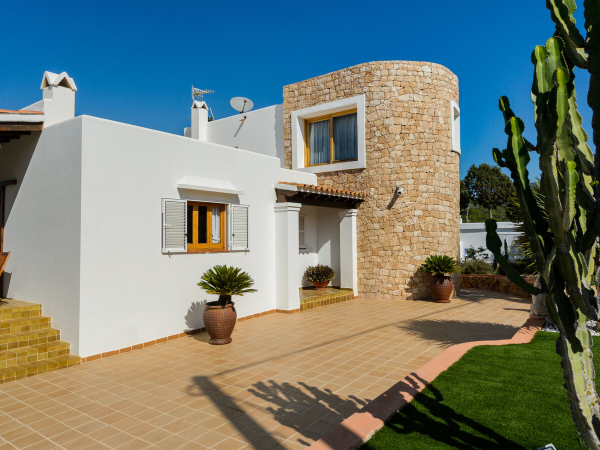 Villa ibizienne Cala Vadella, piscine et vue mer - Photo 21