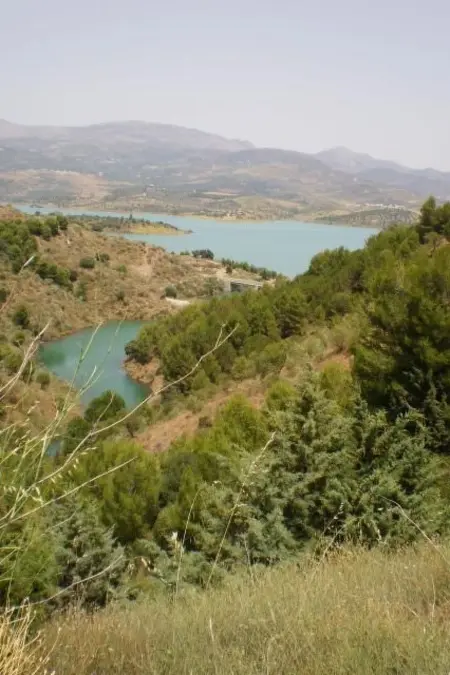 Maison traditionnelle Los Romanes, vue sur le réservoir : photo 9