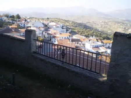 Maison traditionnelle Los Romanes, vue sur le réservoir : photo 17