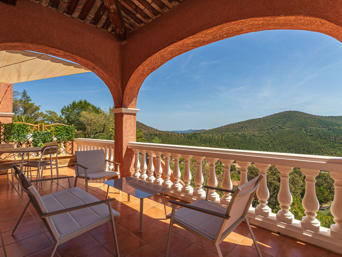 Apt Les Terrasses de Valcros, terrasse & vue mer - Photo 10