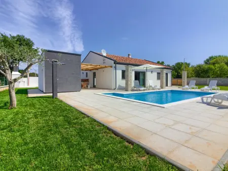 Villa Serenity, maison 3 chambres avec piscine près de Pula : photo 4