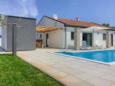 Villa Serenity, maison 3 chambres avec piscine près de Pula : photo 5