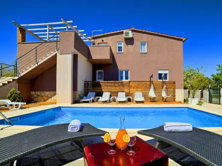 Villa Nikolina - Maison 12 pers. piscine chauffée : photo 6