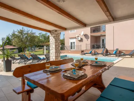 Villa Lara, maison 4 chambres avec piscine privée : photo 24