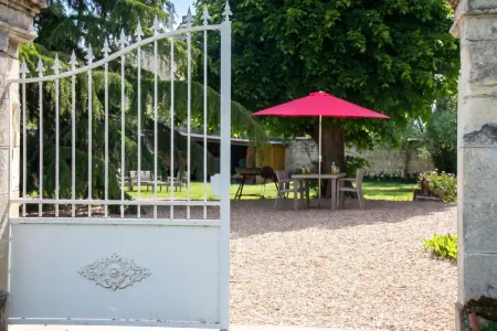 Manoir avec jardin clos et terrasse à Beaumont-en-Véron : photo 6