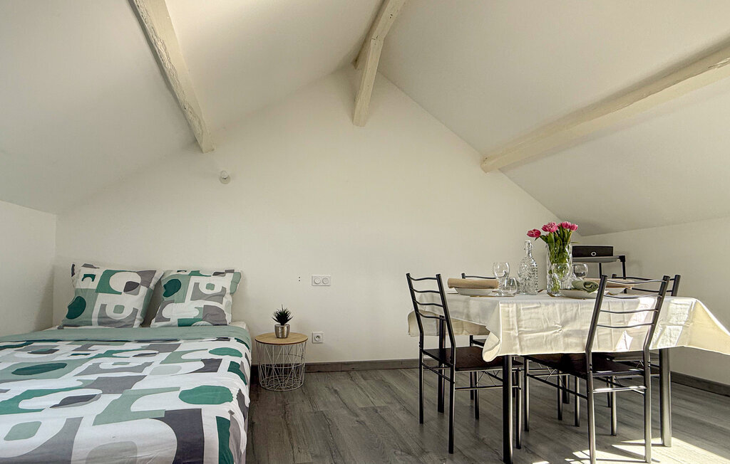Studio 21 m² à Savignac-les-Églises, cœur du village - Photo 3