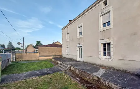 Location appartement à Savignac les Églises, Charmant Appartement