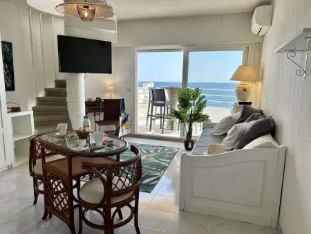 Studio vue panoramique mer, solarium 37m² - Saint-Raphaël : photo 3