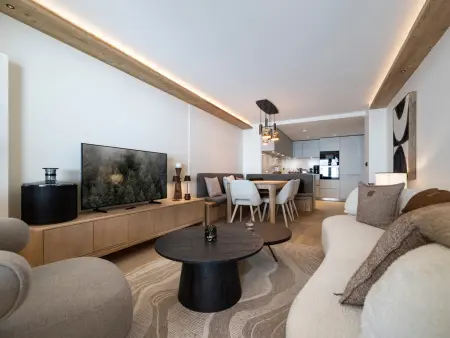Appartement 80m² Val-d'Isère, 450m des pistes, spa : photo 2