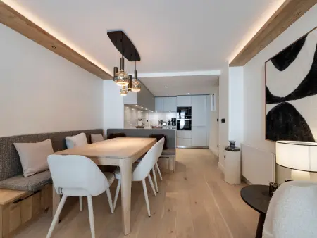 Appartement 80m² Val-d'Isère, 450m des pistes, spa : photo 3