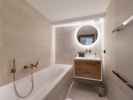 Appartement 80m² Val-d'Isère, 450m des pistes, spa : photo 7