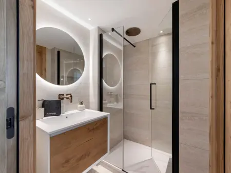 Appartement 80m² Val-d'Isère, 450m des pistes, spa : photo 9