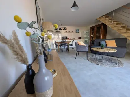 Studio La Petite Grange avec mezzanine à Bourbon-l'Archambault : photo 1