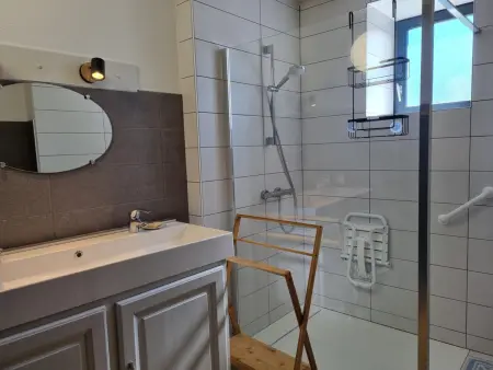 Gîte 6 pers. rénové avec jardin privé à Gumières : photo 11
