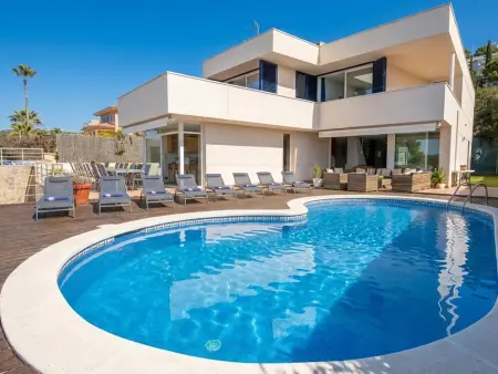 Location villa à Sitges, Villa avec piscine, animaux admis - 18 pers.