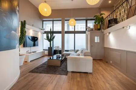 Appartement avec cinéma et jacuzzi à Lorient, 200 m² : photo 3