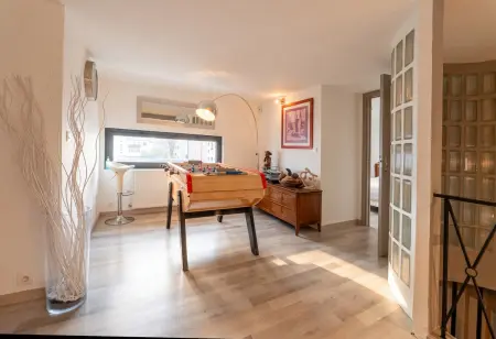 Appartement avec cinéma et jacuzzi à Lorient, 200 m² : photo 7