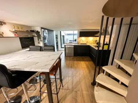 Appartement avec cinéma et jacuzzi à Lorient, 200 m² : photo 17