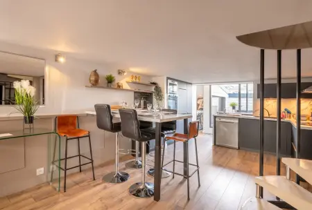 Appartement avec cinéma et jacuzzi à Lorient, 200 m² : photo 24