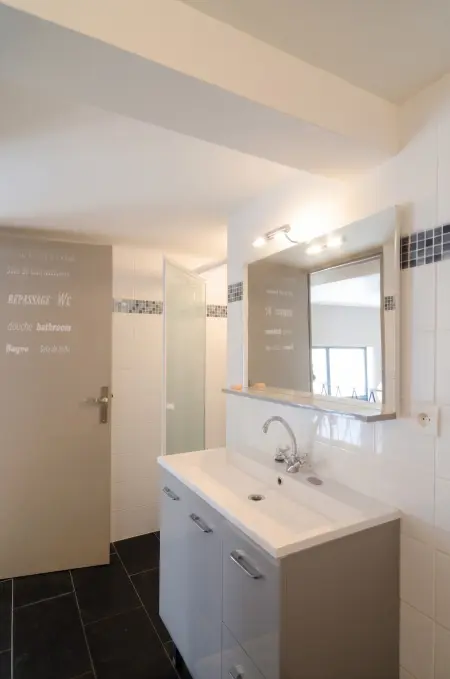 Appartement avec cinéma et jacuzzi à Lorient, 200 m² : photo 51