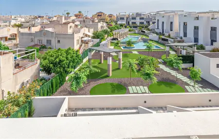 Appartement 3 chambres vue mer et piscine à Torrevieja : photo 2