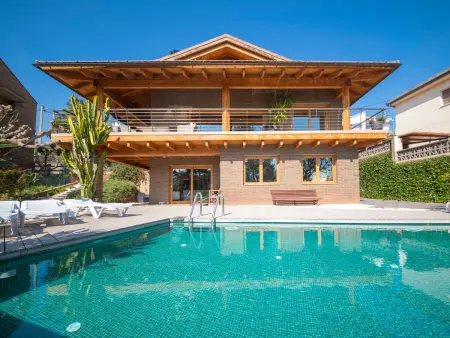 Location villa à Torrelles de Llobregat, Villa moderne avec piscine privée, vue campagne - max pers.