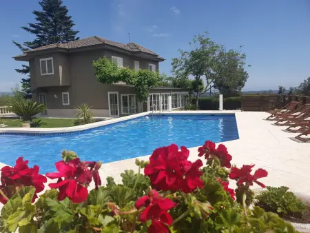 Location villa à Alcover, Villa avec piscine, animaux OK - 13 pers.