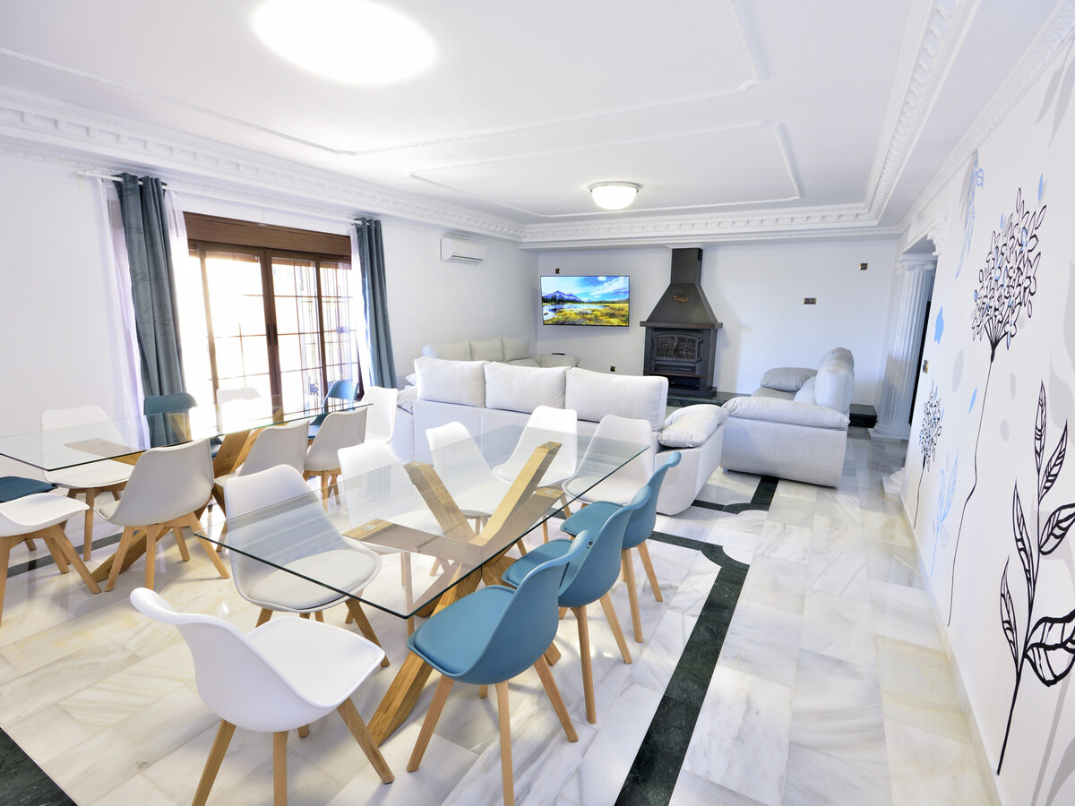 Château avec chapelle et piscine privée – 15 pers. - Photo 10