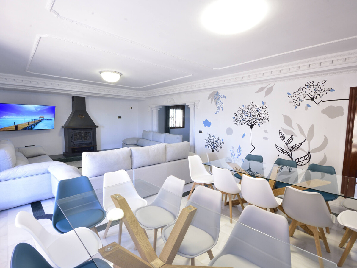 Château avec chapelle et piscine privée – 15 pers. - Photo 11