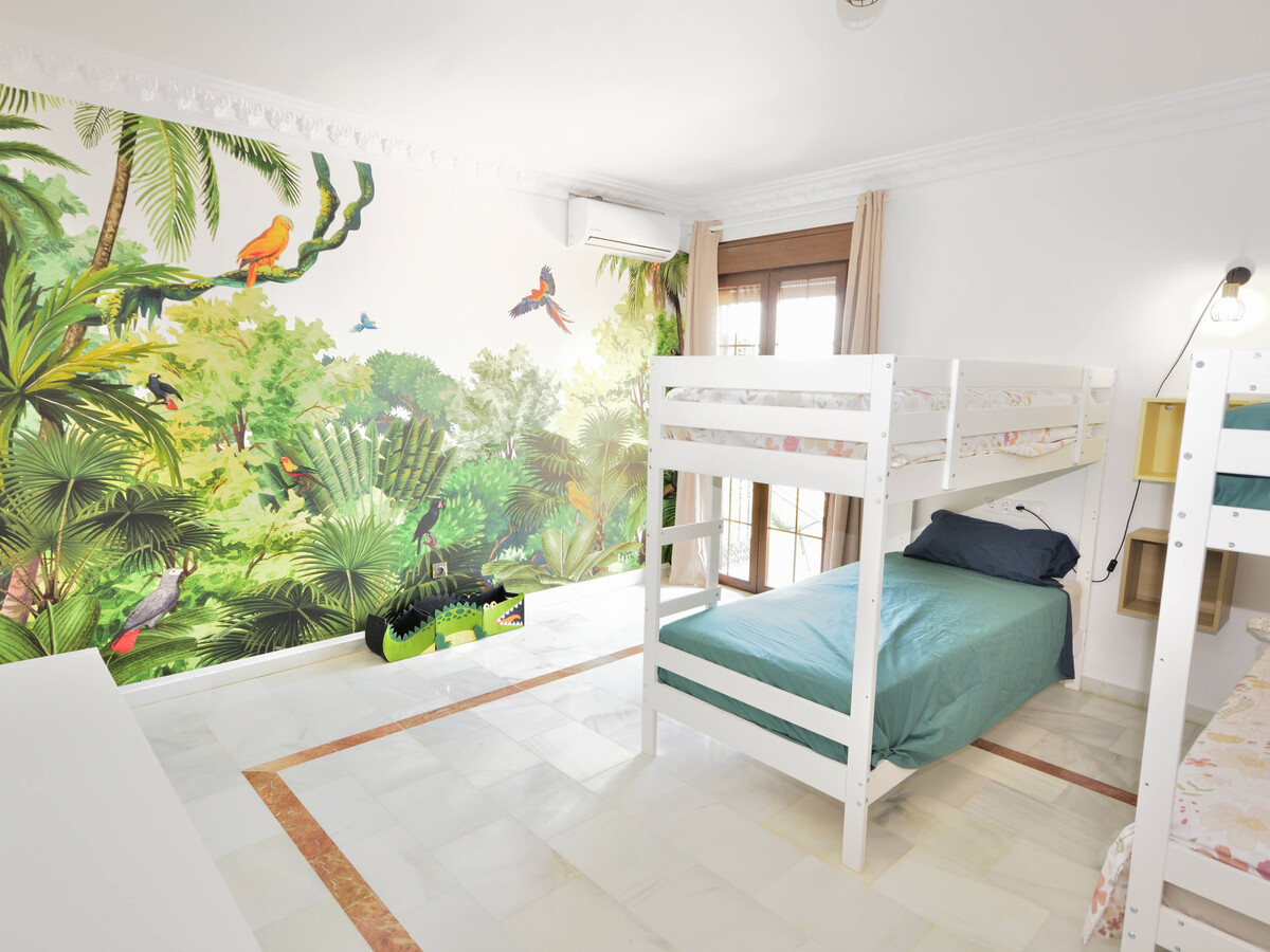 Château avec chapelle et piscine privée – 15 pers. - Photo 18