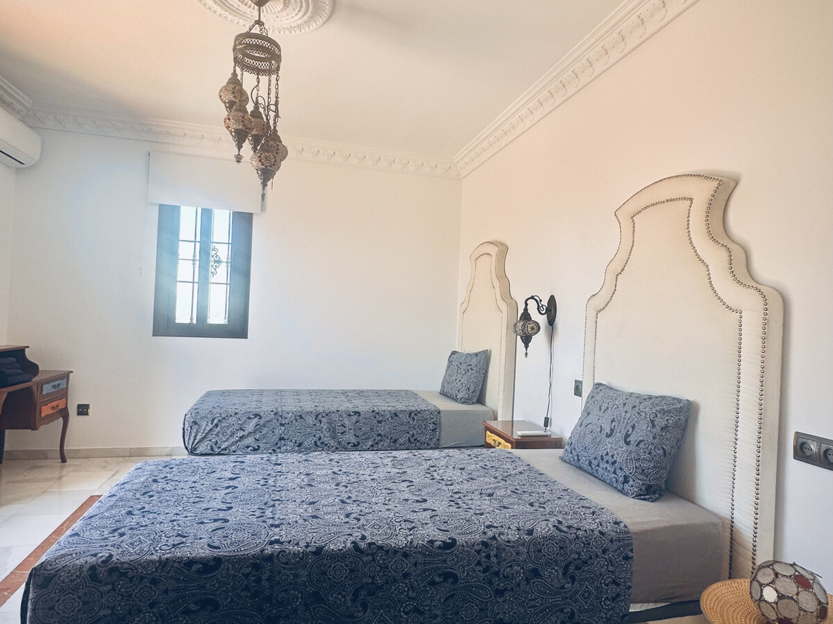 Château avec chapelle et piscine privée – 15 pers. - Photo 19