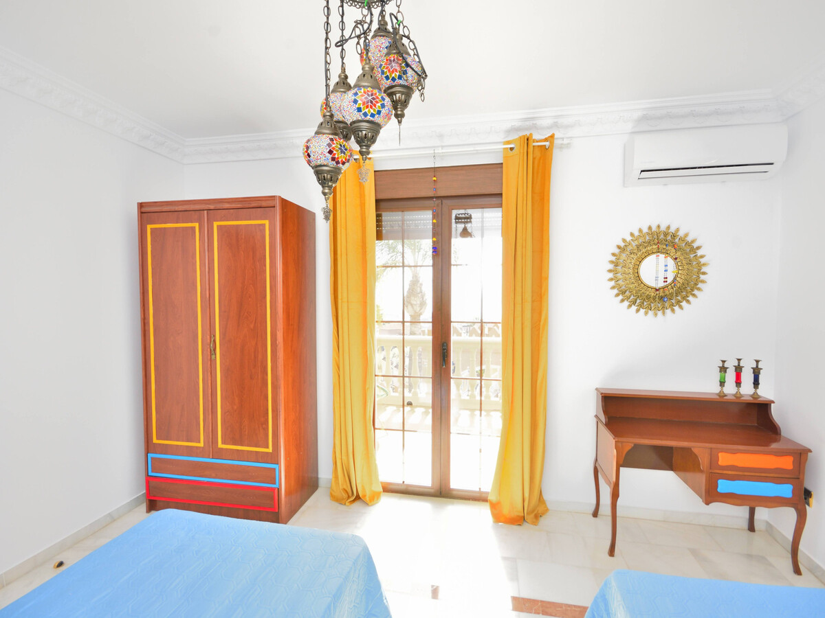 Château avec chapelle et piscine privée – 15 pers. - Photo 20