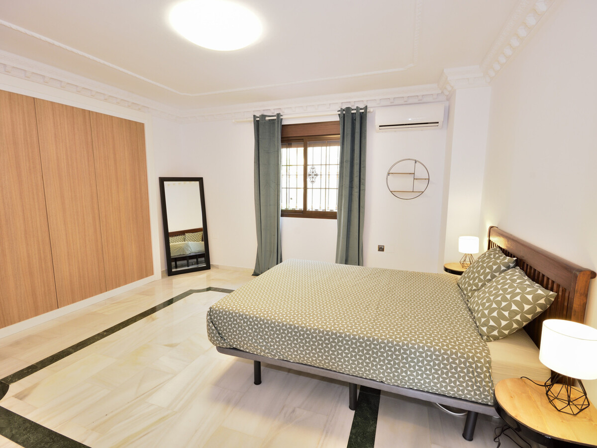 Château avec chapelle et piscine privée – 15 pers. - Photo 23