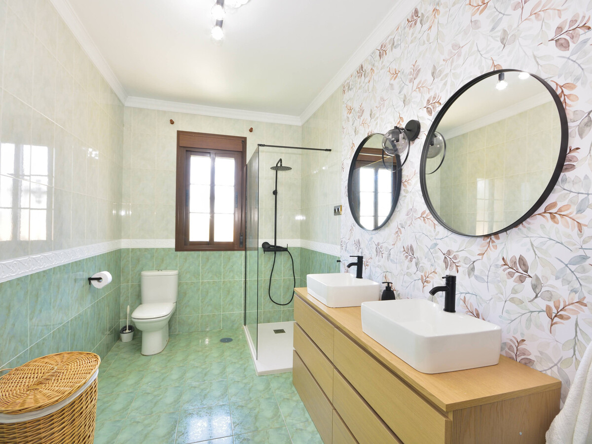 Château avec chapelle et piscine privée – 15 pers. - Photo 29