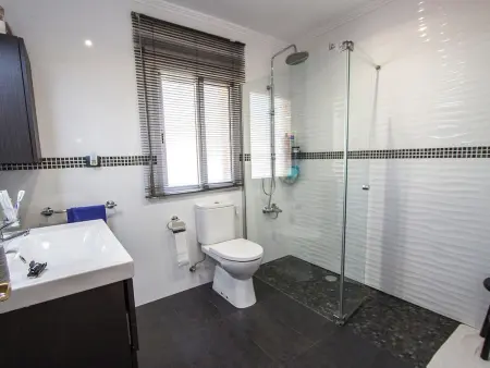 Villa avec piscine privée - 8 pers., Villa 8 personnes à Torrelles de Llobregat - Photo 18