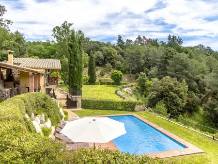 Location villa à Sant Feliu de Buixalleu, Villa rustique, piscine privée, vue montagne - 14 pers.