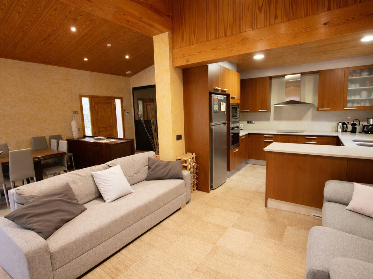 Villa 4 chambres avec piscine et salle de jeux à Sils - Photo 13