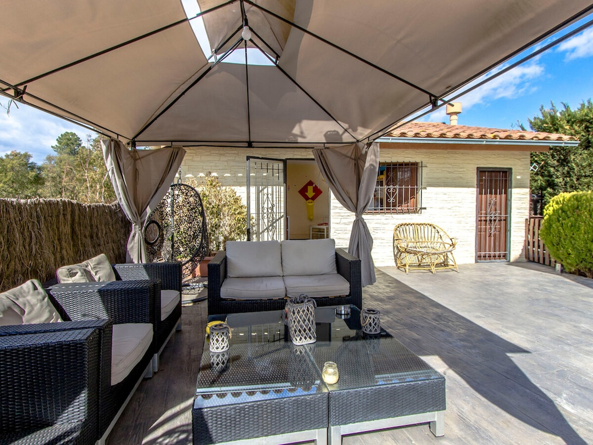 Villa 10 pers., 5 chambres, piscine privée à Santa Coloma - Photo 10