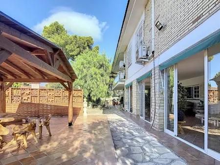 Superbe villa piscine et clim - 8 pers., Villa 8 personnes à Cunit - Photo 7