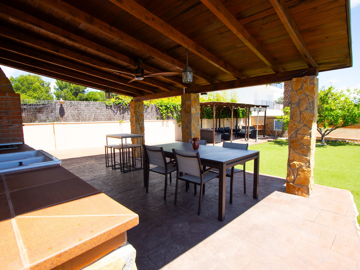 Villa Creix, piscine & vue forêt-mer à Creixell - Photo 10