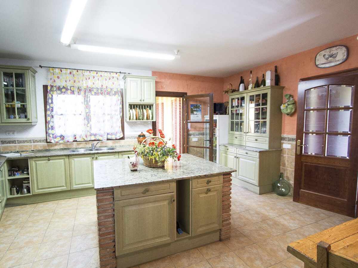 Villa 5 chambres avec piscine privée, 18 km de Salou - Photo 10