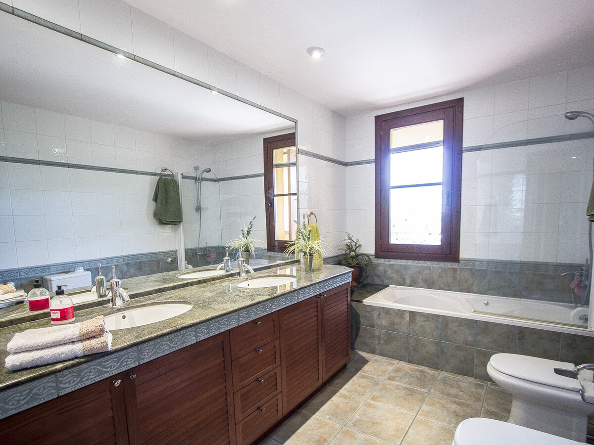 Villa 5 chambres avec piscine privée, 18 km de Salou - Photo 21