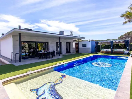 Location villa à Sils, Villa accueillante avec piscine - 8 pers.